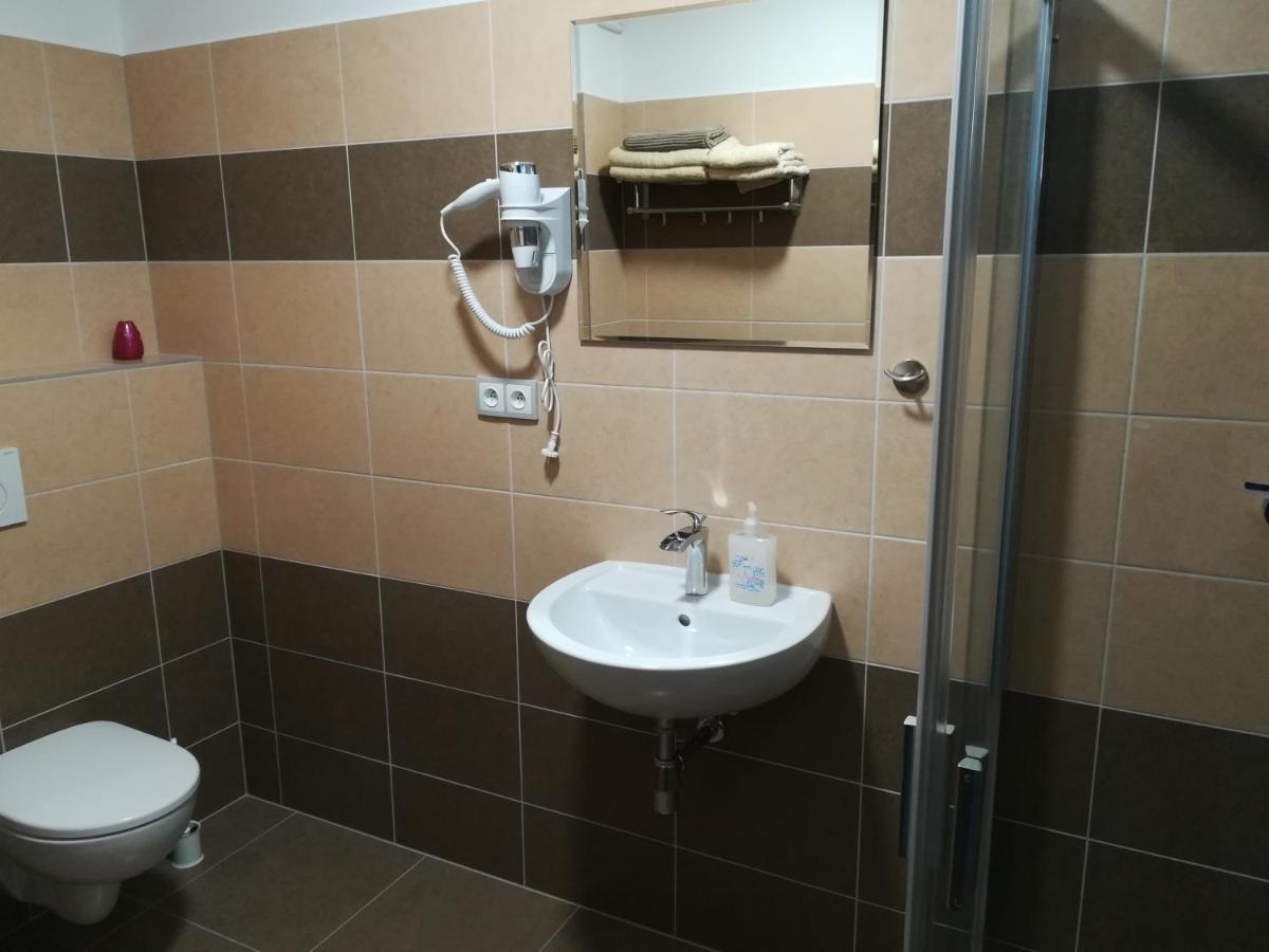 Penzion Šápara Velké Bílovice Exterior foto
